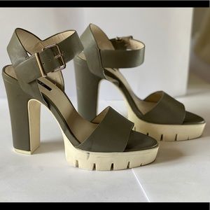 💯Grey/ white heels from Forever 21!